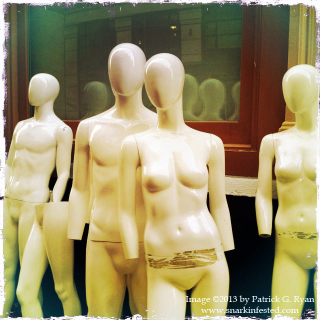 Maniquins On Crosby 2*